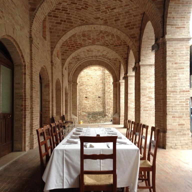 Locanda Le Logge Urbisaglia Exterior foto
